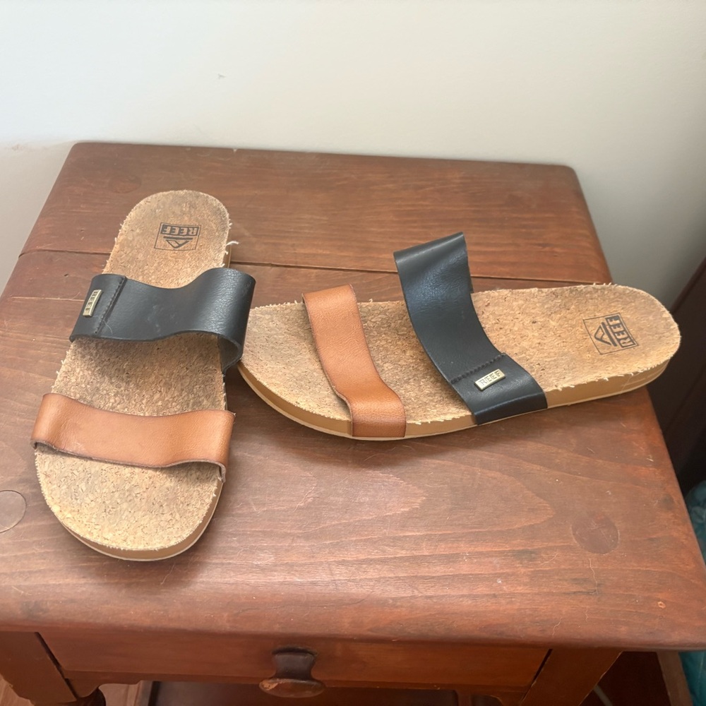 Reef Black and Tan Slide Sandals